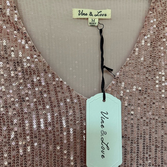 Sequin top! 💫🌸🌷 - Picture 4 of 6